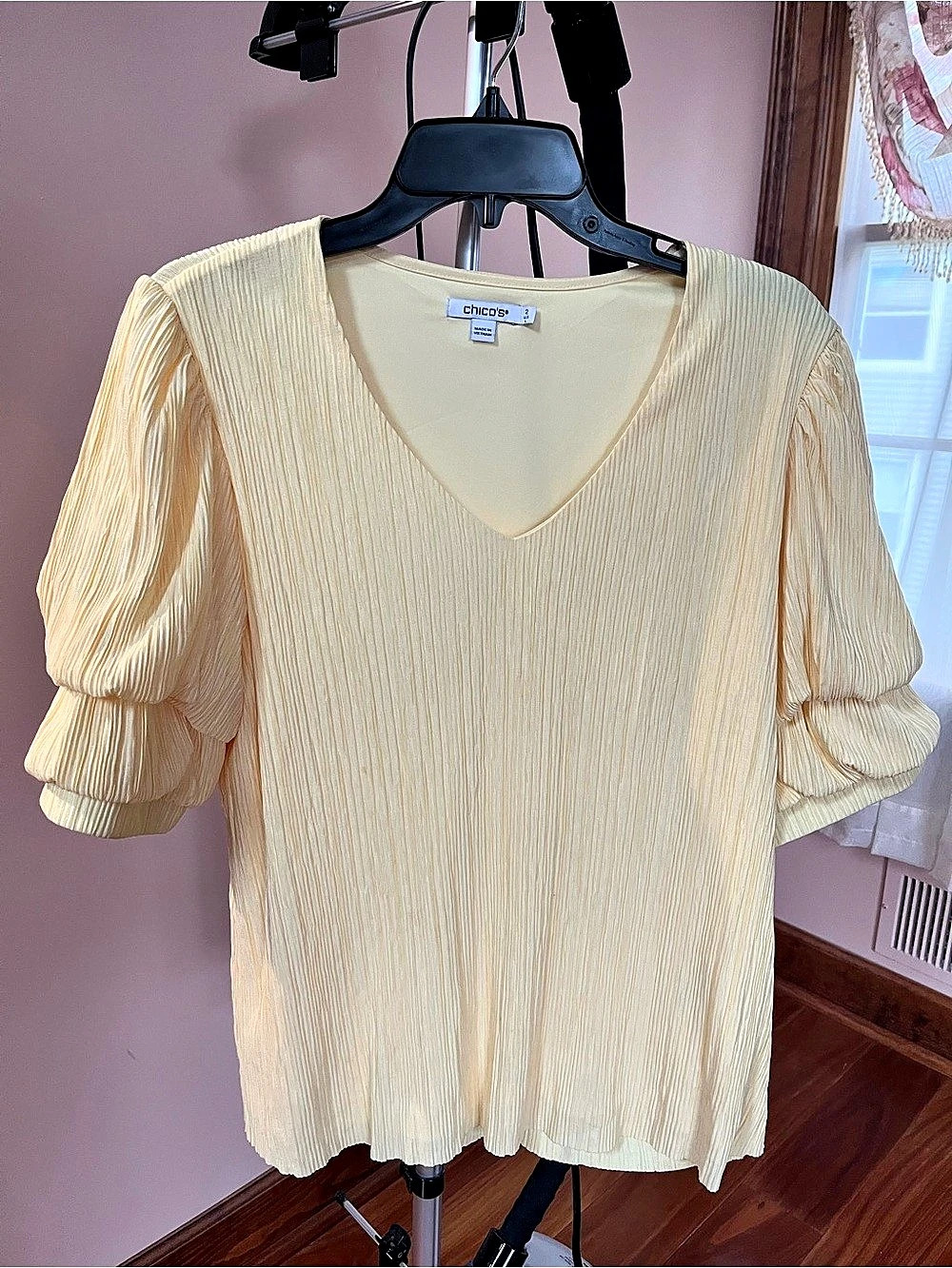 Chico's Pleated V-Neck Blouse in Yellow Size 2 Like New